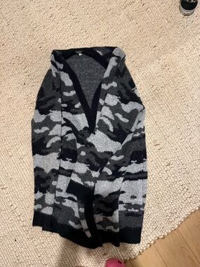 New directions Black and Gray Camo Knit Cardigan